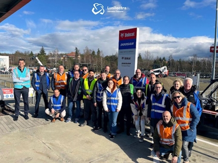 Los distribuidores de Iberia visitan la fábrica de Bobcat en Praga