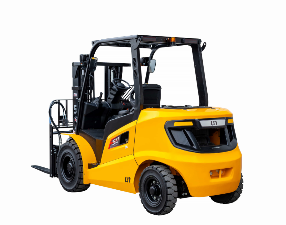 ALQUILER CARRETILLA DIESEL DE 4.000Kg HASTA 5.000KG