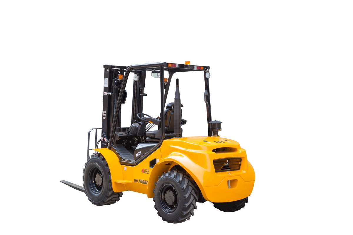 ALQUILER CARRETILLA DIESEL TODOTERRENO 4X4 DE 2.500KG HASTA 3.500KG