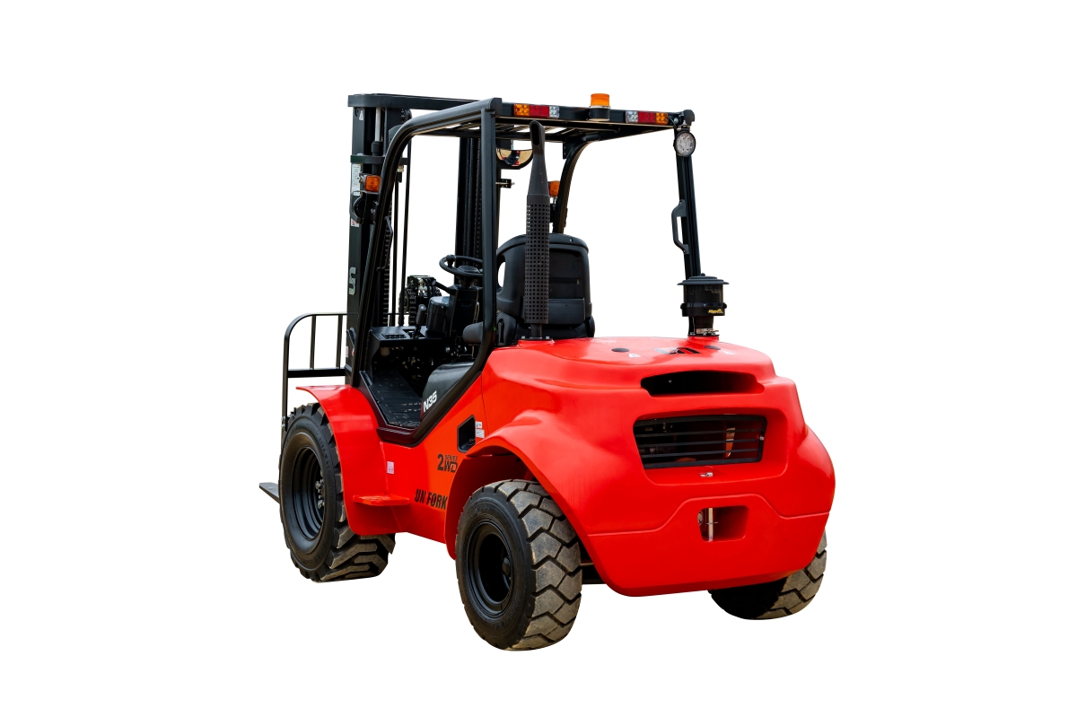 ALQUILER CARRETILLA DIESEL TODOTERRENO 4X2 DE 2.500KG HASTA 3.500KG
