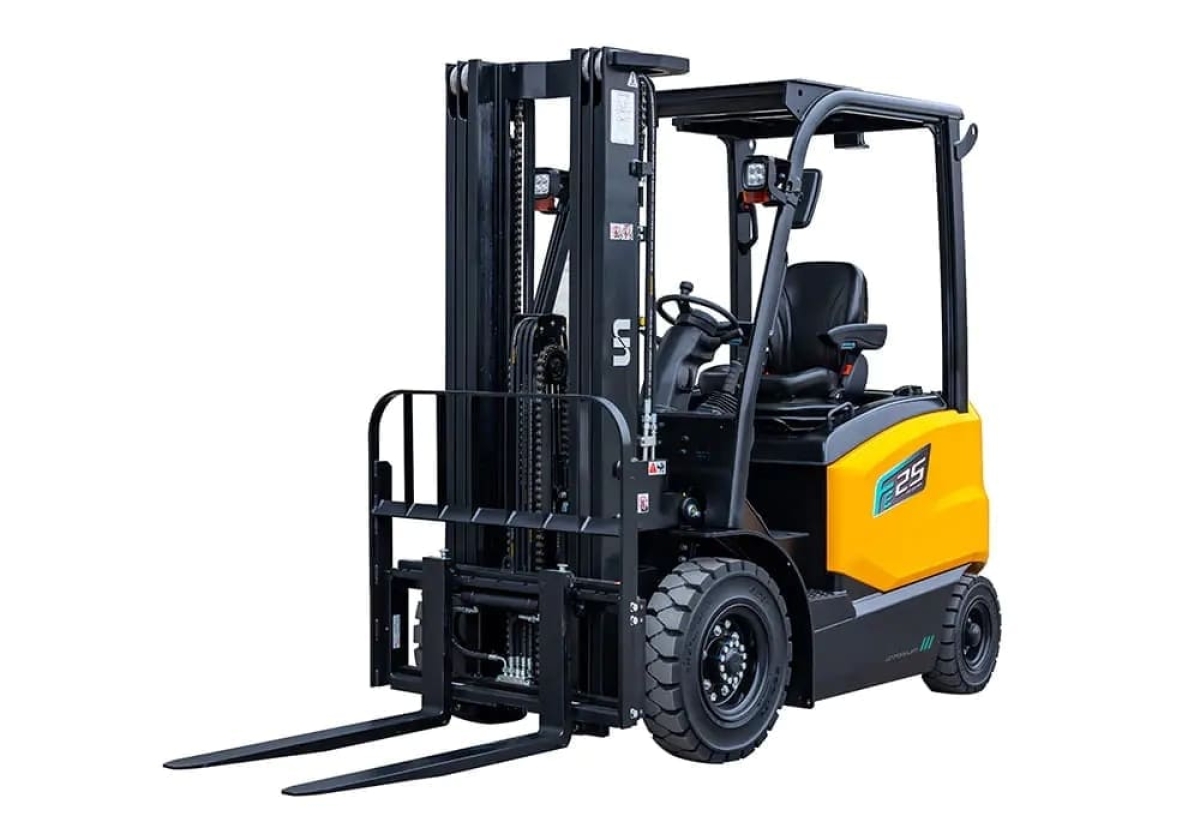  Carretilla elevadora eléctrica FE Series con batería de tracción y litio (1.500–3.500 kg)
